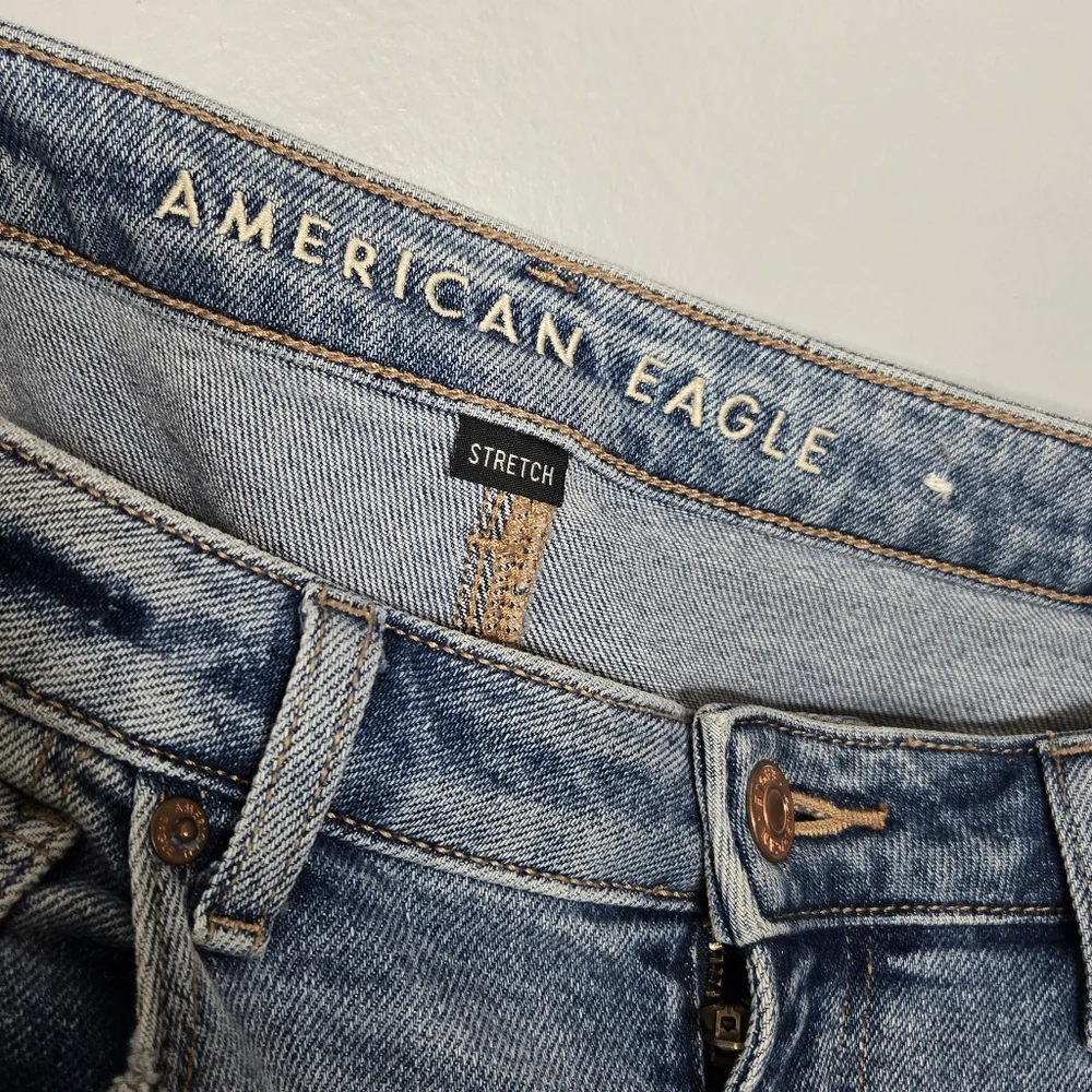 American Eagle‎ Mom Jean Distressed Long Tall womens size 2 ripped Stretch Loose
